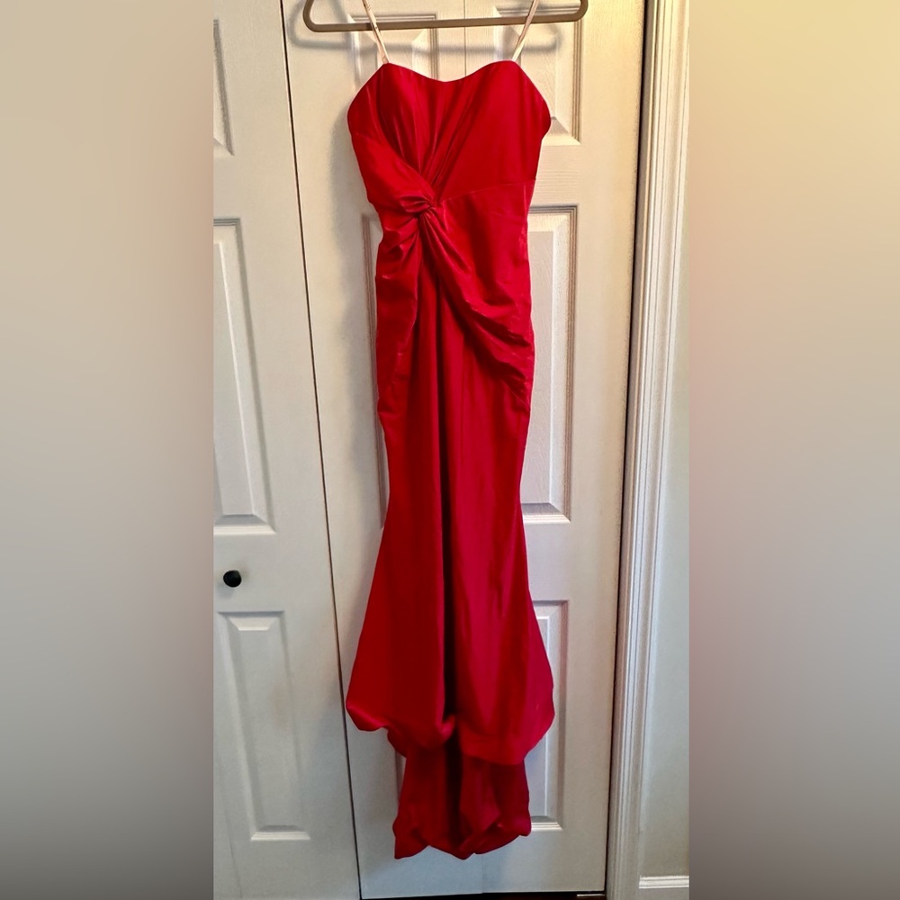 Faviana Knot Front Gown-Elegant Red Strapless Evening Gown ( great condition) - Picture 10 of 13